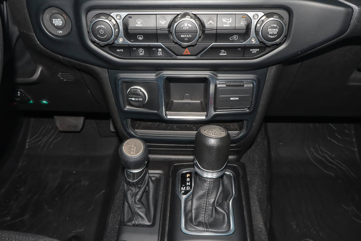 Used 2023 Jeep Gladiator Sport AWD/4WD image 11