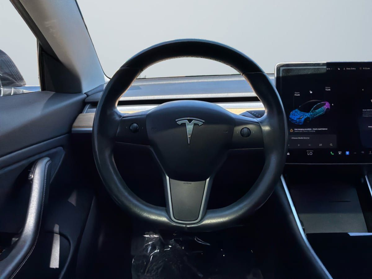 Used 2018 Tesla Model 3 Long Range RWD image 11