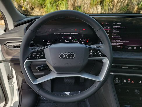 New 2025 Audi Q5 Premium Plus image 32