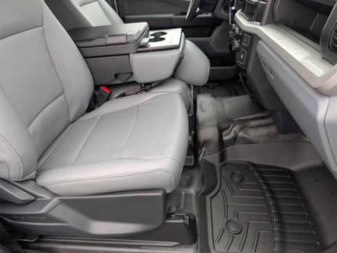 New 2026 Ford F350 XL w/ XL Chrome Package image 24