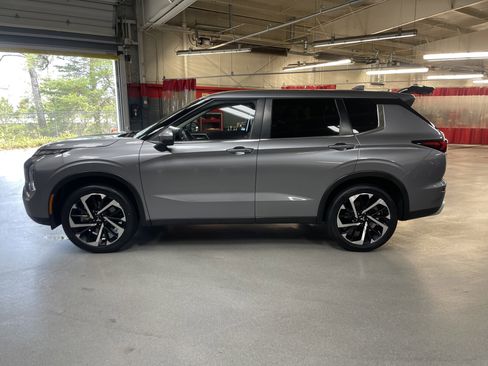 Used 2024 Mitsubishi Outlander SE AWD/4WD image 7