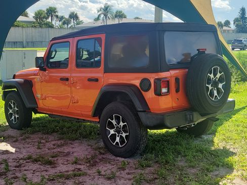 Used 2019 Jeep Wrangler Unlimited Sport S AWD/4WD image 3