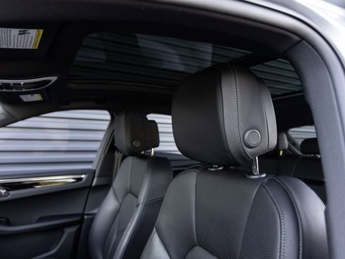 Certified 2025 Porsche Macan AWD/4WD image 24