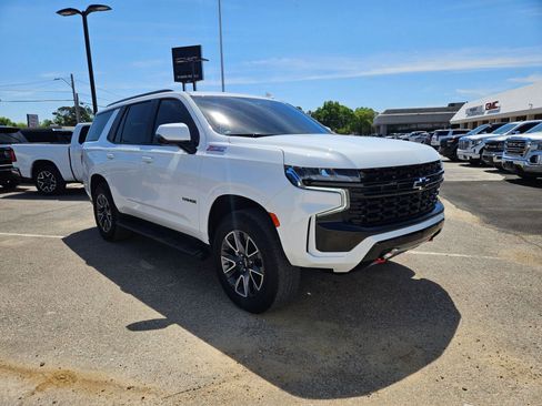 Used 2023 Chevrolet Tahoe Z71 w/ Luxury Package AWD/4WD image 9