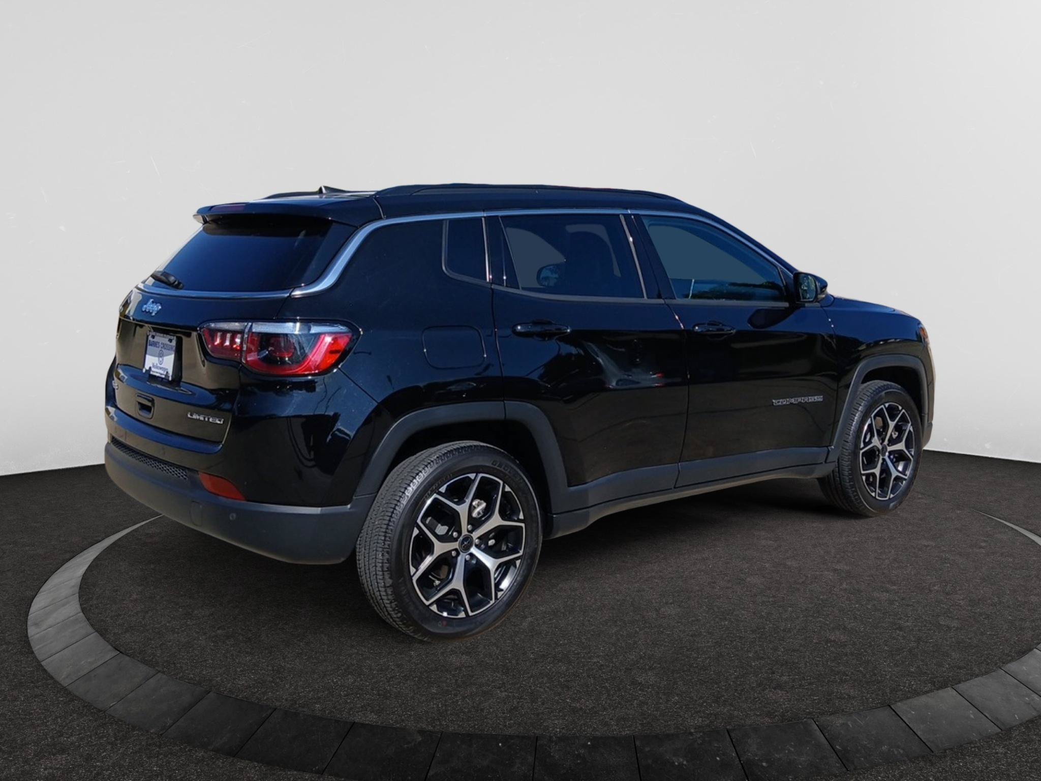 Used 2025 Jeep Compass Limited AWD/4WD image 7