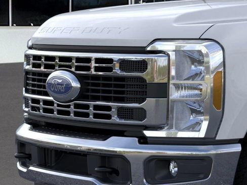 New 2026 Ford F250 XLT w/ FX4 Off-Road Package AWD/4WD image 33