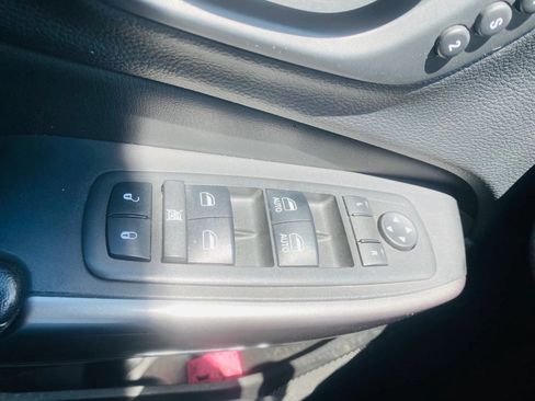 Used 2019 Jeep Cherokee Limited AWD/4WD image 13