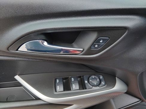 Used 2024 Chevrolet Trax LS w/ LS Convenience Package FWD image 13