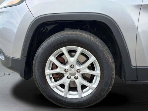 Used 2017 Jeep Cherokee Sport AWD/4WD image 29