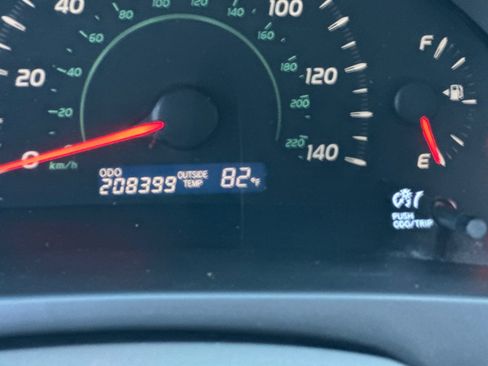 Used 2009 Toyota Camry LE FWD image 22