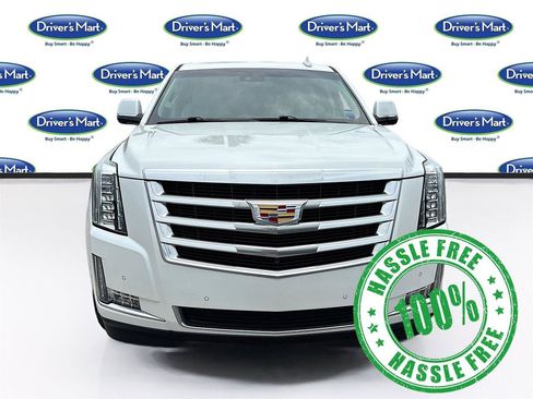 Used 2018 Cadillac Escalade Luxury RWD image 2