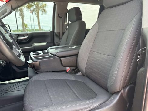 Used 2022 Chevrolet Silverado 1500 Custom w/ Safety Confidence Package AWD/4WD image 15
