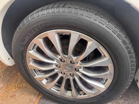 Used 2017 INFINITI QX80 2WD w/ Driver Assistance Package image 8