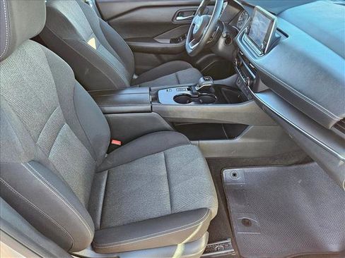 Used 2024 Nissan Rogue SV image 18