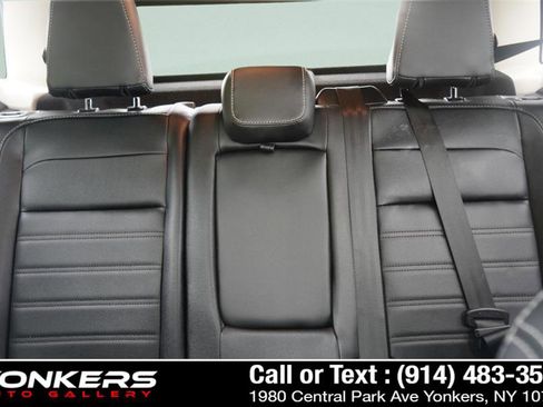 Used 2021 Ford EcoSport Titanium image 48