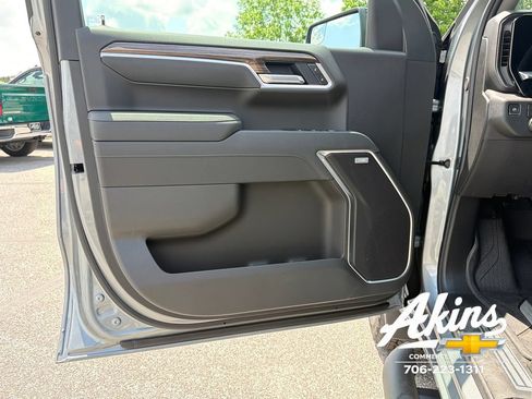 New 2026 Chevrolet Silverado 1500 RST w/ Redline Edition AWD/4WD image 9