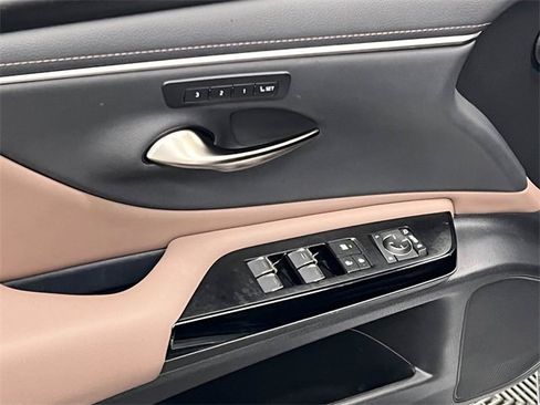 Certified 2025 Lexus ES 350 w/ Premium Package image 10