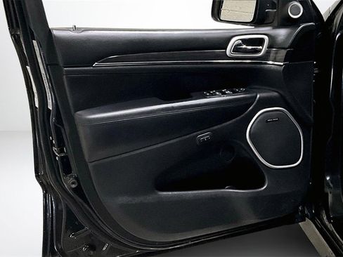 Used 2015 Jeep Grand Cherokee Overland w/ Advanced Technology Group image 20