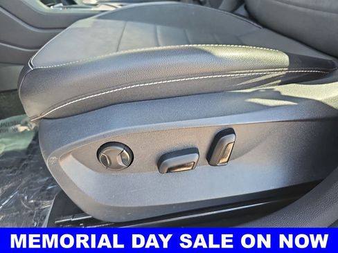 Used 2023 Volkswagen Taos SE FWD image 13