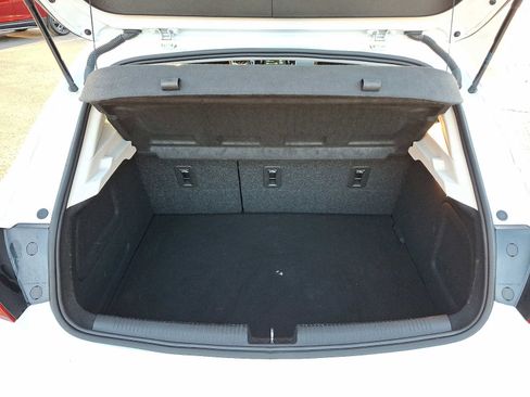 Used 2018 Chevrolet Cruze Premier image 28