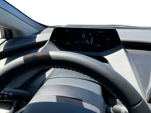 Used 2025 Toyota Prius LE image 11