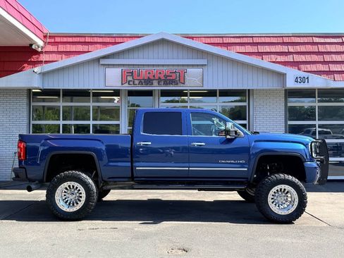 Used 2016 GMC Sierra 2500 Denali w/ Duramax Plus Package AWD/4WD image 2