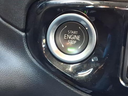 Used 2025 Chevrolet Silverado 1500 LT image 24