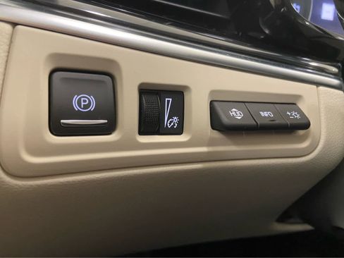 Used 2024 Cadillac XT6 Premium Luxury w/ Technology Package image 47