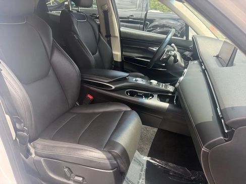 Used 2025 Genesis GV70 2.5T AWD/4WD image 23