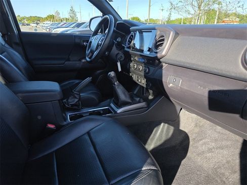 Used 2019 Toyota Tacoma Limited image 9