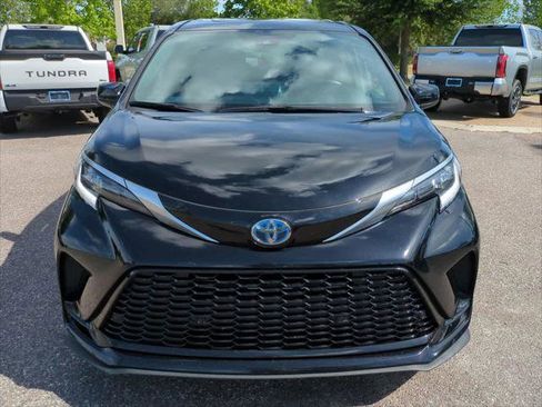 Certified 2021 Toyota Sienna XSE AWD/4WD image 9