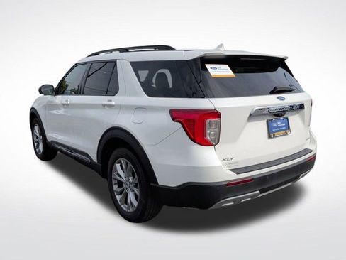 Certified 2023 Ford Explorer XLT w/ Equipment Group 202A AWD/4WD image 5