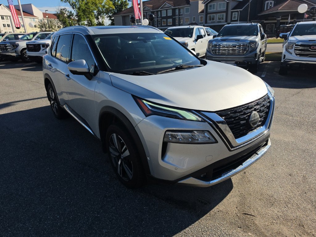 Used 2021 Nissan Rogue Platinum FWD image 1