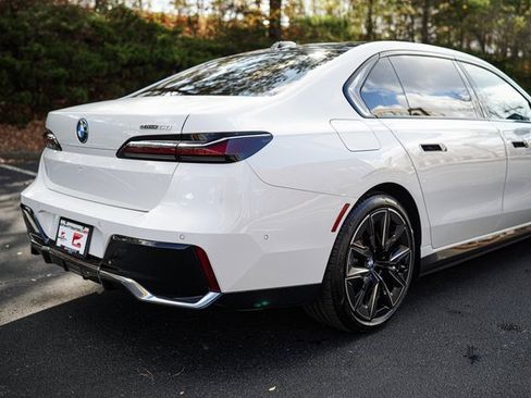 Used 2024 BMW i7 eDrive50 w/ M Sport Package image 10