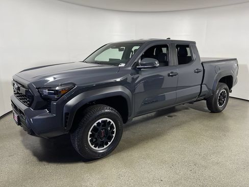 Certified 2024 Toyota Tacoma TRD Off-Road w/ TRD Off Road Upgrade Package AWD/4WD image 7