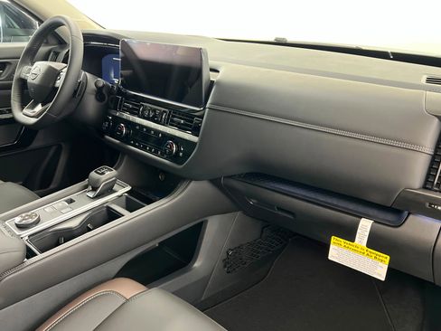 New 2026 Nissan Pathfinder Platinum image 25