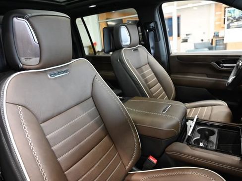 New 2026 GMC Yukon XL Denali Ultimate w/ LPO, Floor Liner Package AWD/4WD image 18
