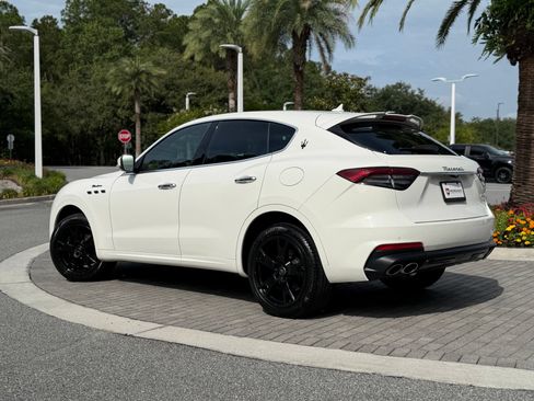 Used 2023 Maserati Levante Modena AWD/4WD image 2