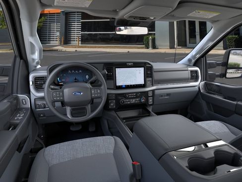New 2026 Ford F250 XLT w/ XLT Premium Package AWD/4WD image 9