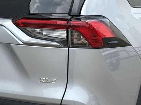 Used 2023 Toyota RAV4 XLE Premium image 8