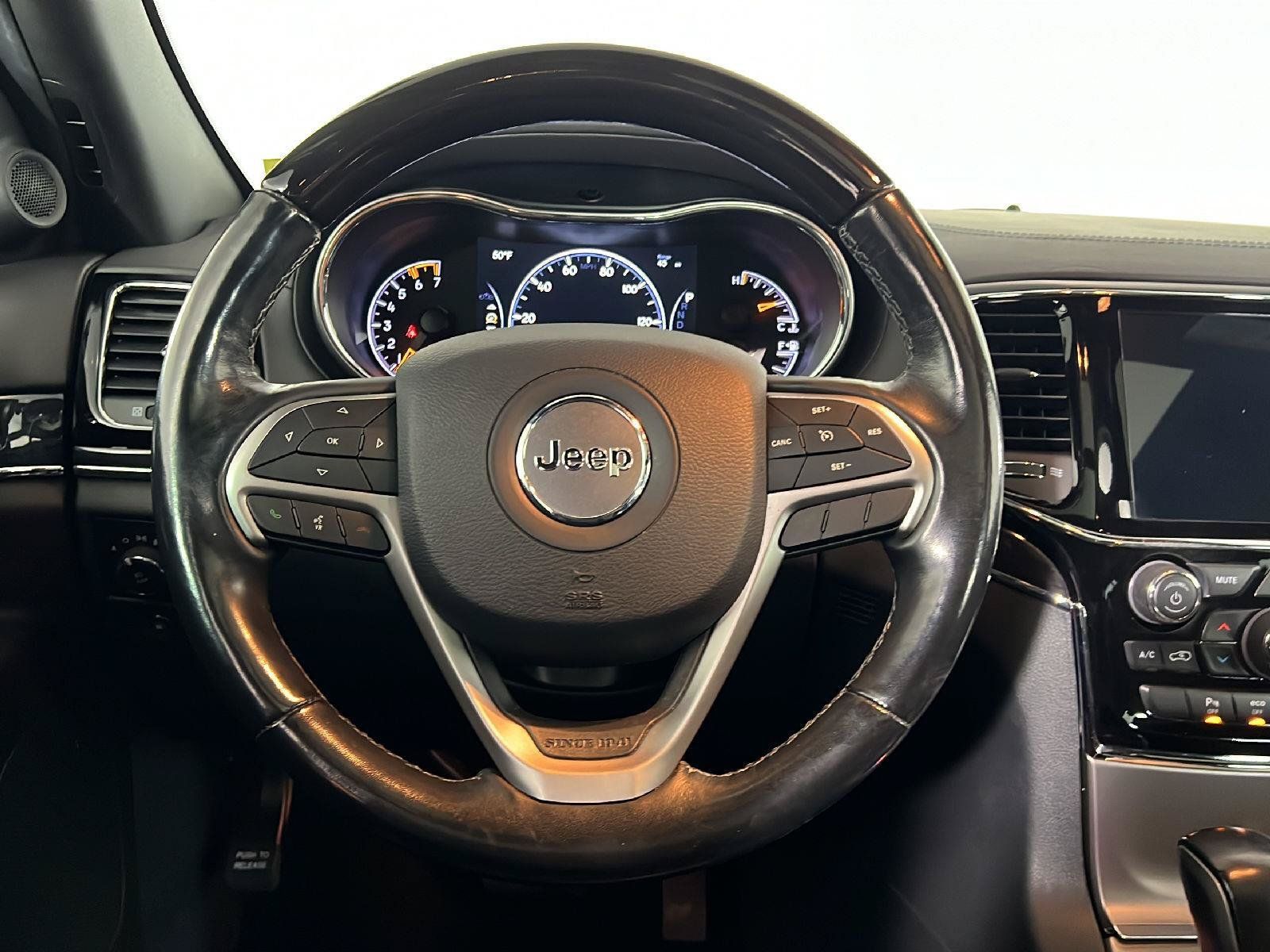 Used 2020 Jeep Grand Cherokee Overland AWD/4WD image 17