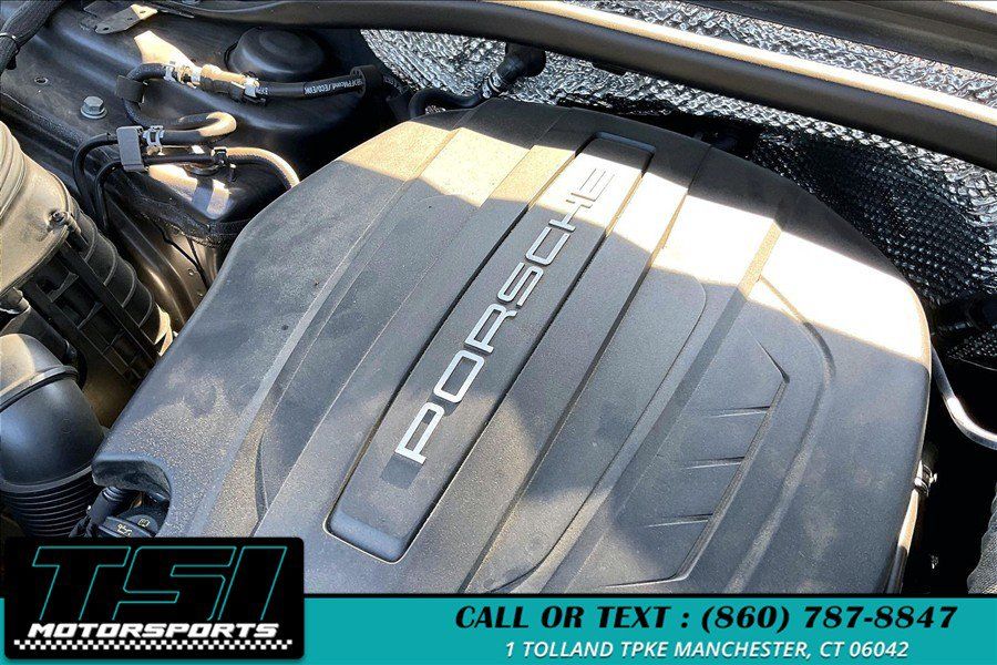 Used 2018 Porsche Macan AWD/4WD image 35