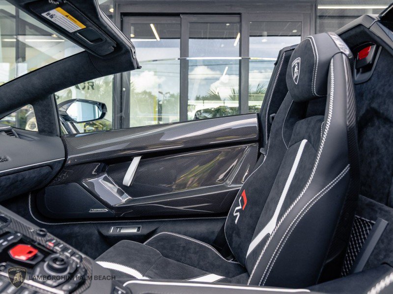 Used 2021 Lamborghini Aventador SVJ AWD/4WD image 36