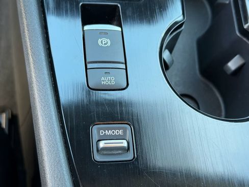 Used 2024 Nissan Rogue S image 13