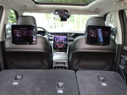 Used 2022 Jeep Grand Cherokee 4WD Limited 4xe w/ Rear Seat Video Group 1 image 4