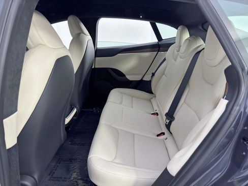 Used 2022 Tesla Model S image 45