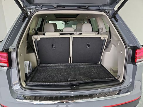 New 2026 Volkswagen Atlas SE FWD image 13