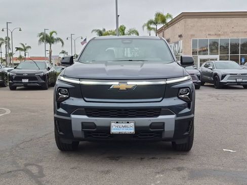 Used 2026 Chevrolet Silverado EV LT AWD/4WD image 3