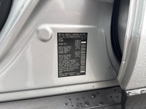 Used 2017 Nissan Rogue S image 26