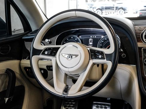Used 2019 Bentley Bentayga AWD/4WD image 14